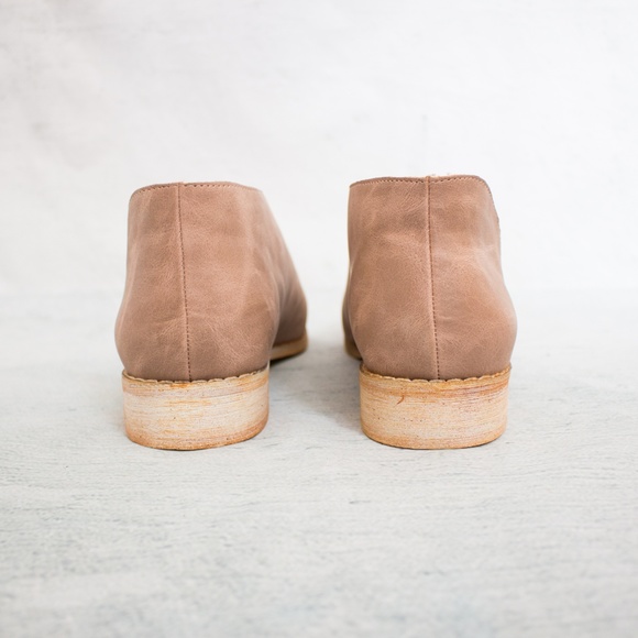 Mi.iM 'Freya' Side Cutout Flats - Picture 7 of 7